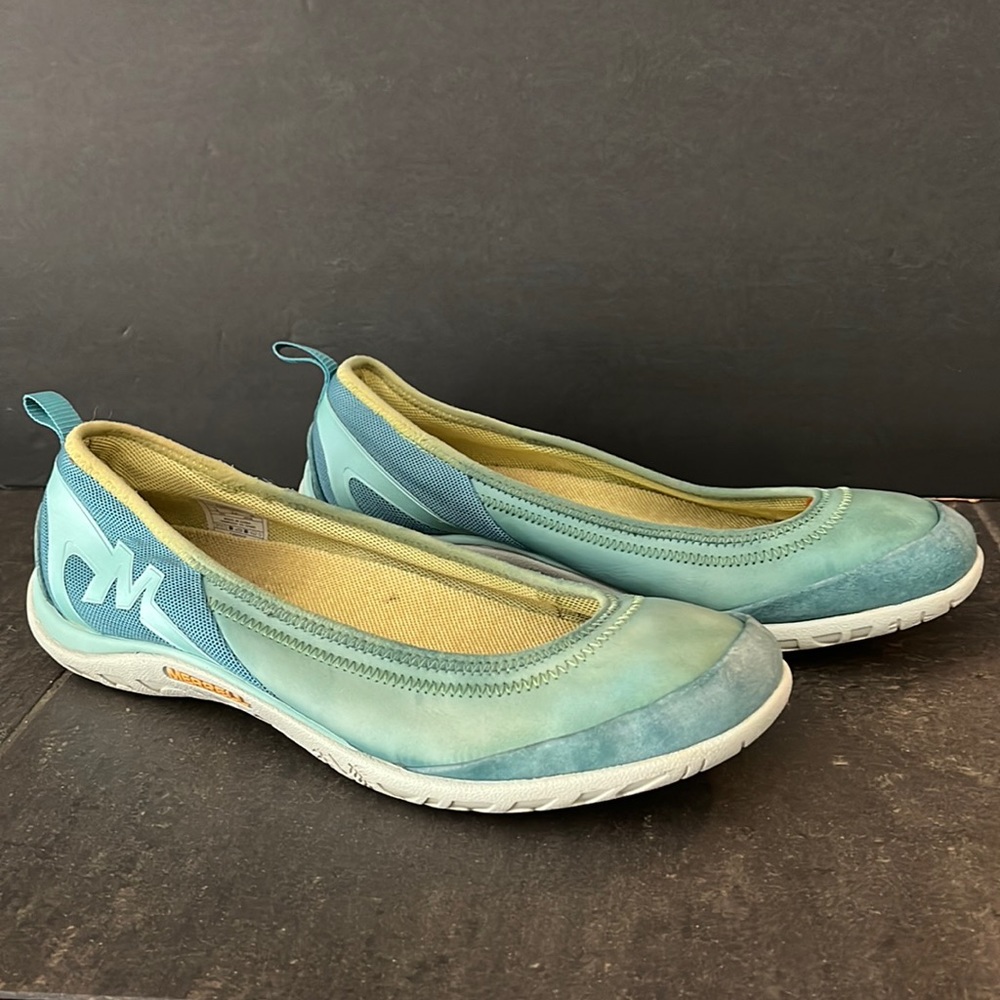Merrell Performance Footwear Slip on, Women’s Sz 9, with leather upper